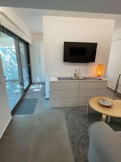 Charming Coastal Retreat Apartment Anavyssos Exterior photo